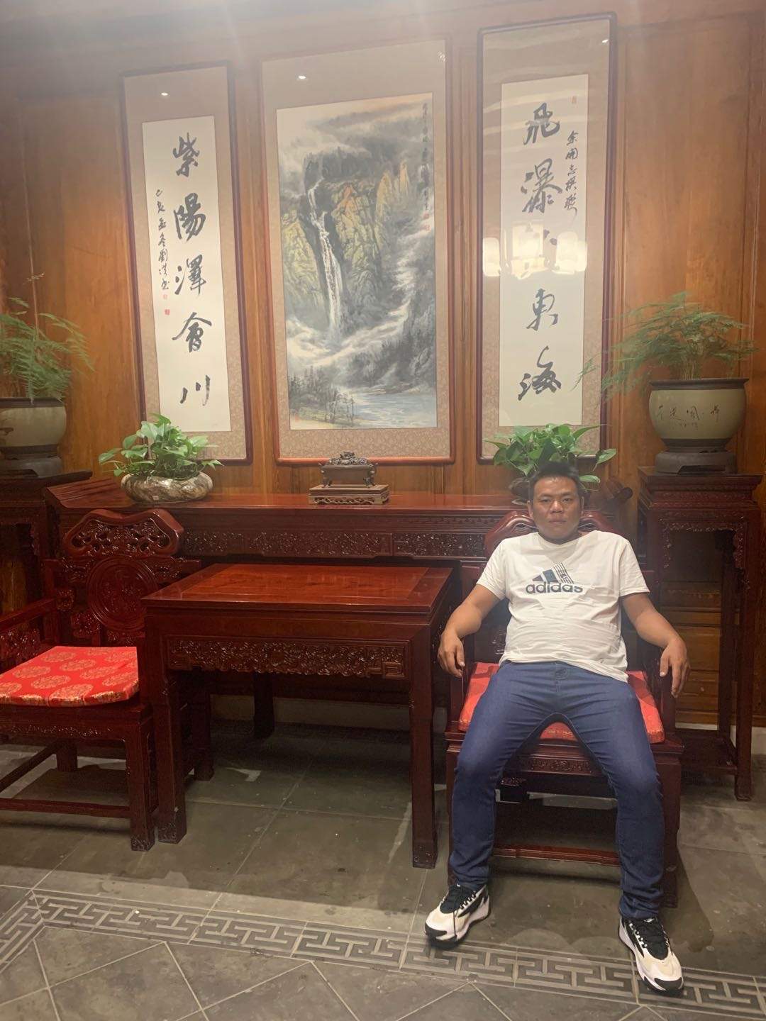 https://assets.gongji58.com/2021-09-27/0a806ehlyu1632673494.jpg!medium