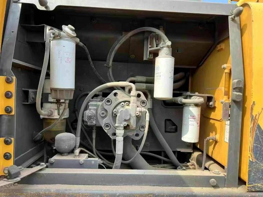 Buy Volvo EC200 D Used Excavator / 8 Used Volvo EC200 D Excavator 2018 Model / 8