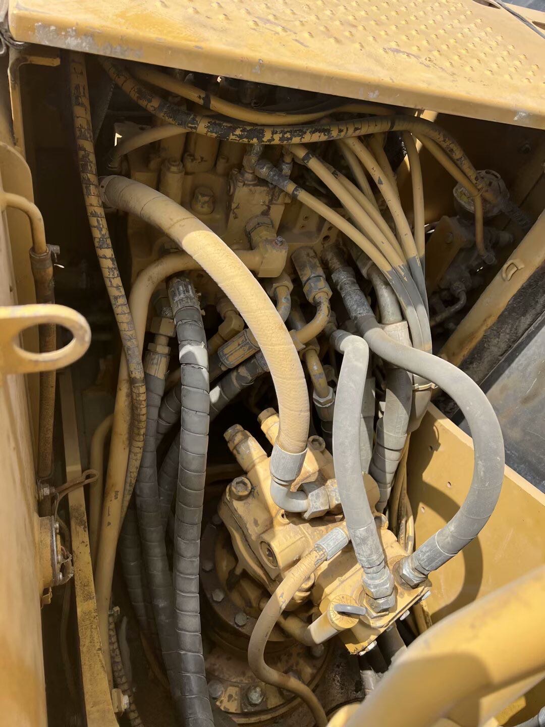 Buy Caterpillar 318DL Used Excavator / 8 Used Caterpillar 318DL Excavator 2014 Model / 8