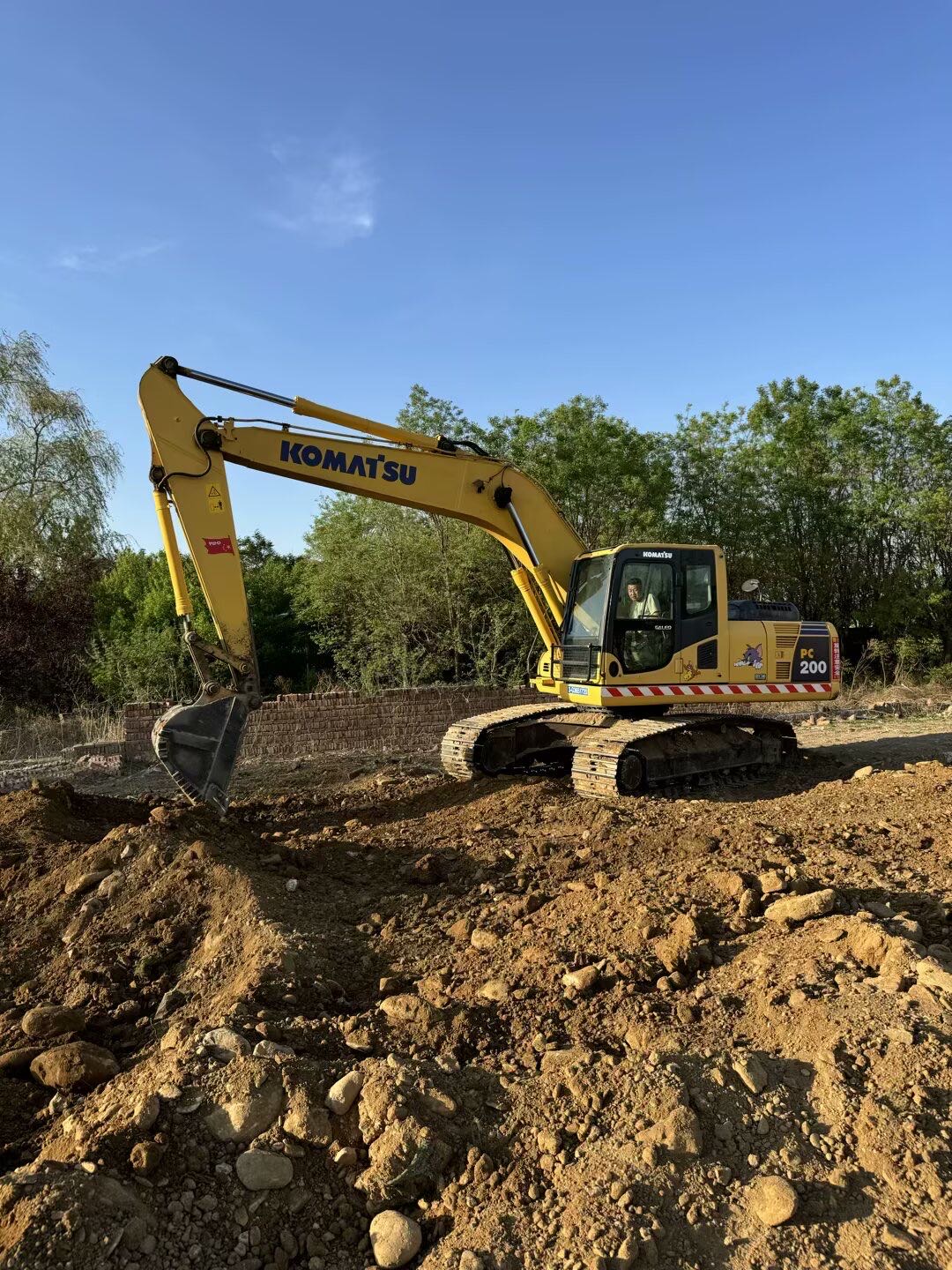 Buy Komatsu PC200-8 Used Excavator / 1