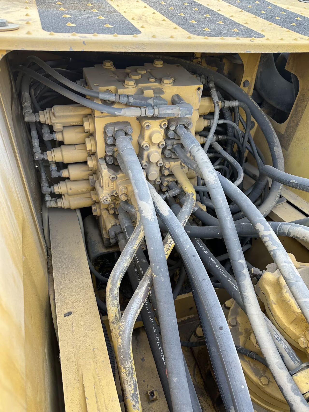 Buy Komatsu PC200-8 Used Excavator / 8 Used Komatsu PC200-8 Excavator 2016 Model / 8