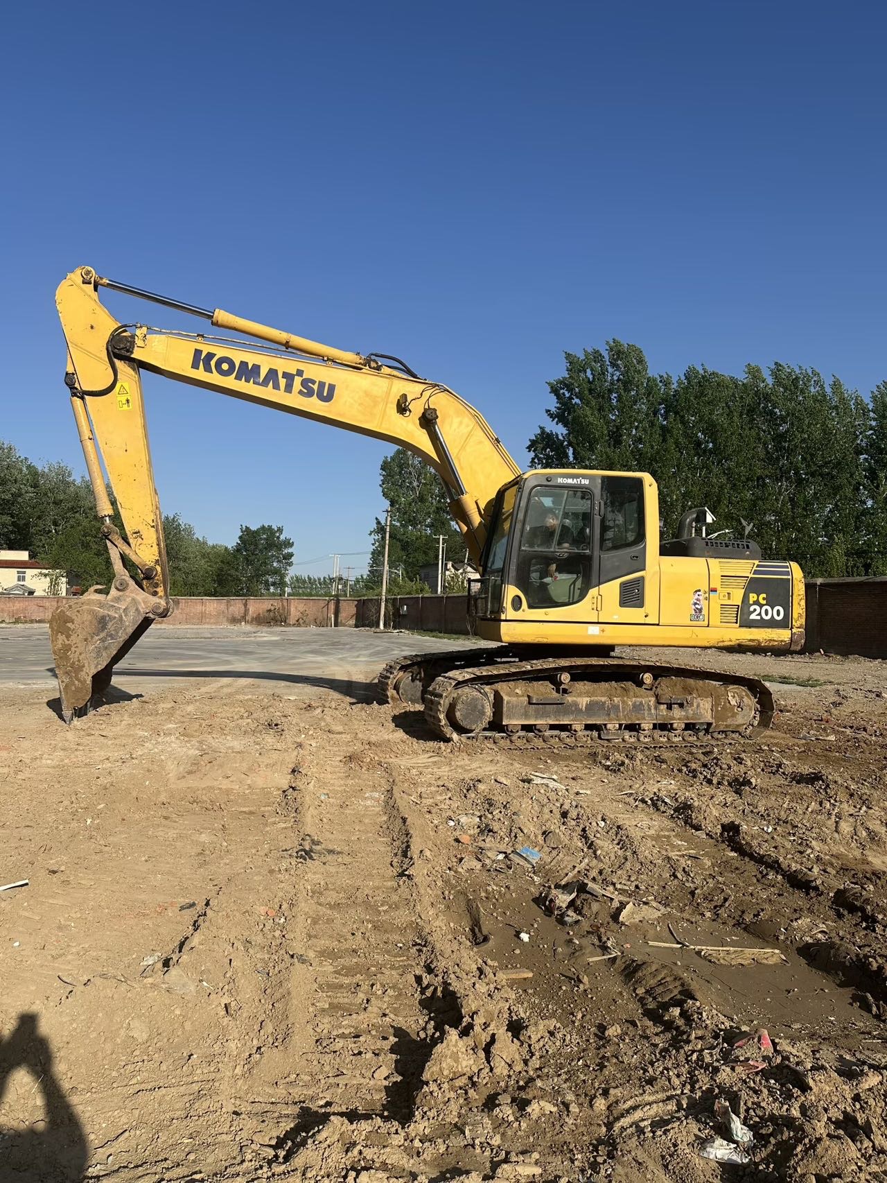 Buy Komatsu PC200-8 Used Excavator / 1