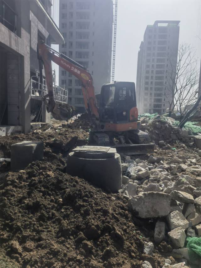 https://assets.gongji58.com/2025-04-26/660650-gszx3zu79j1745647402.jpg?imageView2/0/w/2560/interlace/1