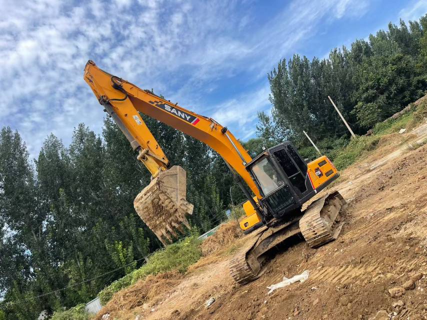 Used Sany SY215C Excavator 2020 Model / 4