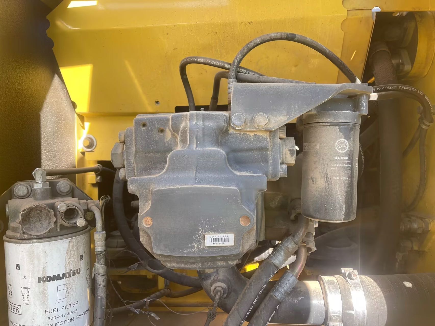 Used Komatsu PC220LC-8 Excavator 2015 Model / 9