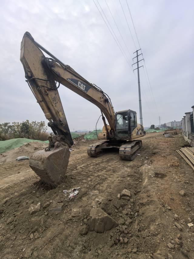 Used Caterpillar 320C Excavator 2005 Model / 6