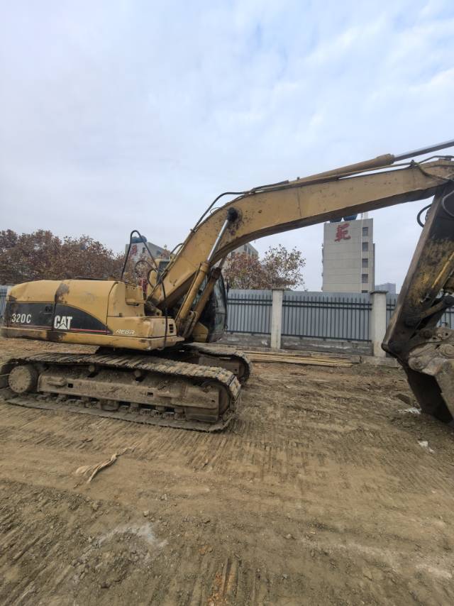 Used Caterpillar 320C Excavator 2005 Model / 3