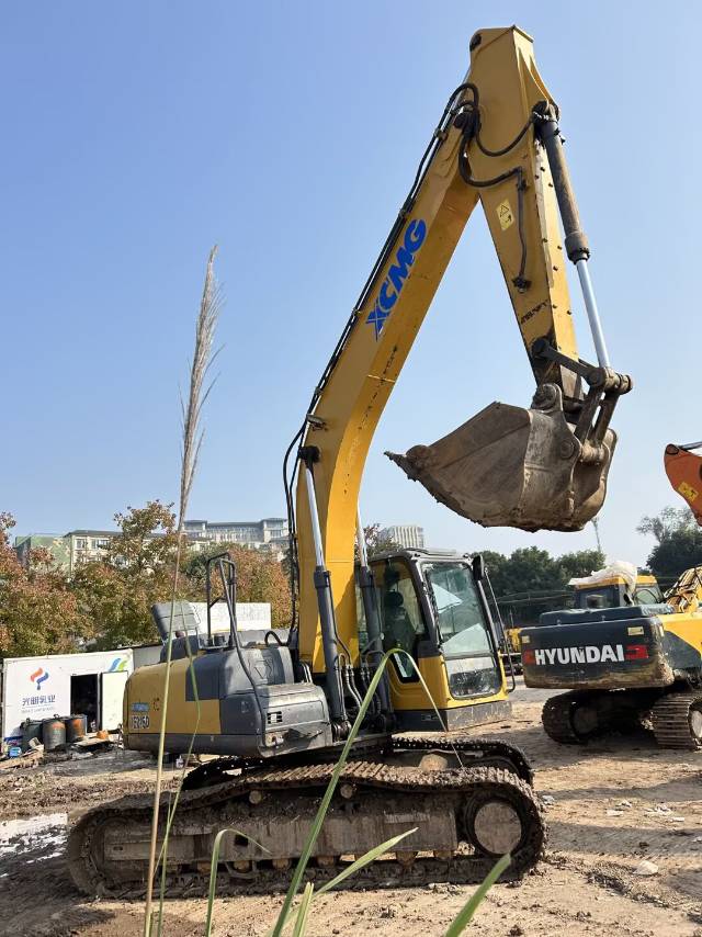 Used XCMG 215 Excavator 2018 Model