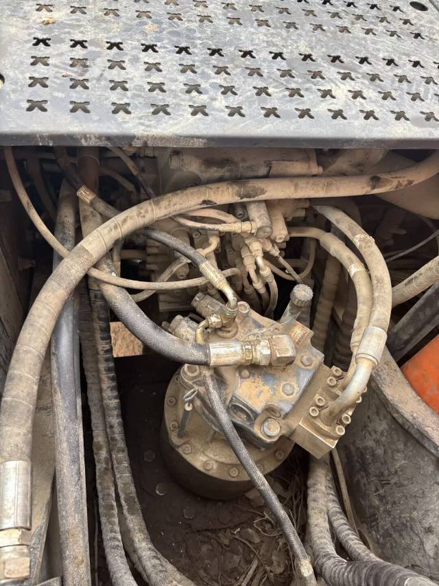 Used Doosan DH220LC-V Excavator 2021 Model / 4