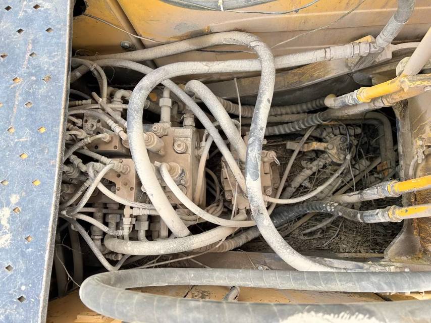 Used Hyundai 150-9 Excavator 2013 Model / 5