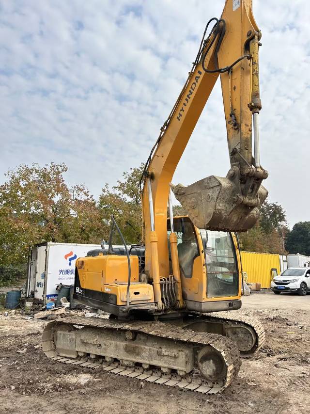 Used Hyundai 150-9 Excavator 2013 Model / 2