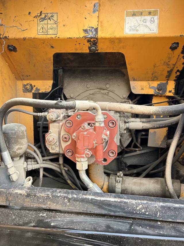 Used Hyundai 150-9 Excavator 2013 Model / 4