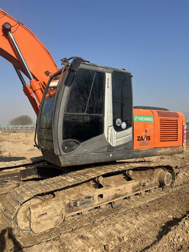 Buy Hitachi ZX200 Used Excavator / 6 Used Hitachi ZX200 Excavator 2017 Model / 6