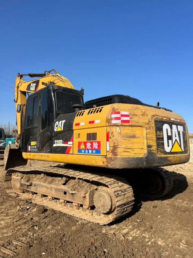 Used Caterpillar 320DGC Excavator 2020 Model / 2
