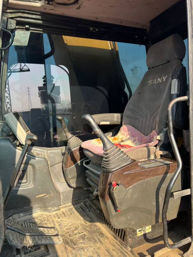 Used Sany SY305H Excavator 2018 Model / 4