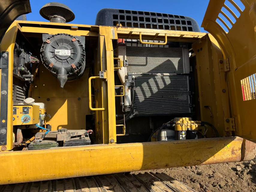 Used Caterpillar 320DGC Excavator 2020 Model / 6