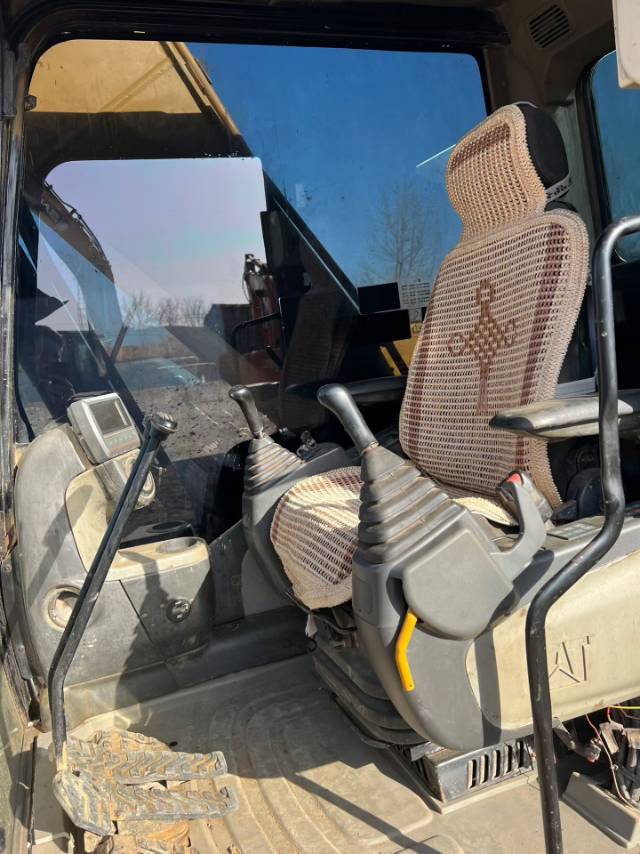 Used Caterpillar 320DGC Excavator 2020 Model / 5