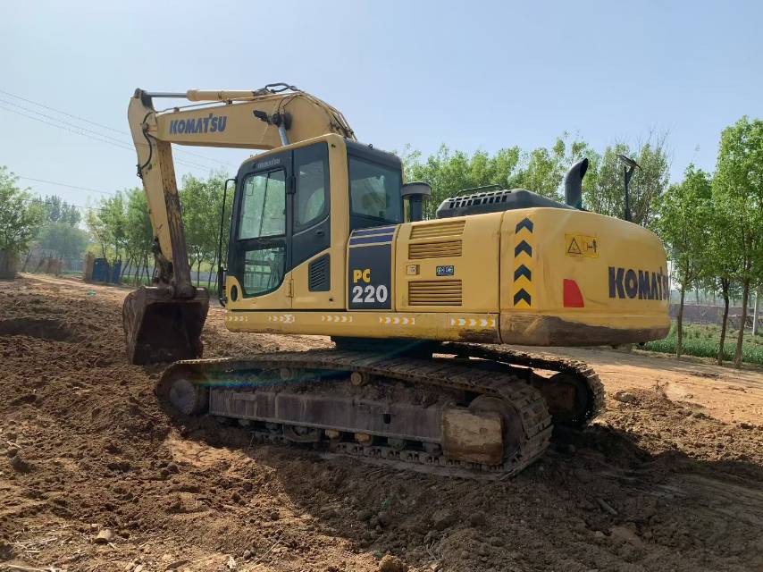 Buy Komatsu PC220-8 Used Excavator / 4 Used Komatsu PC220-8 Excavator 2019 Model / 4