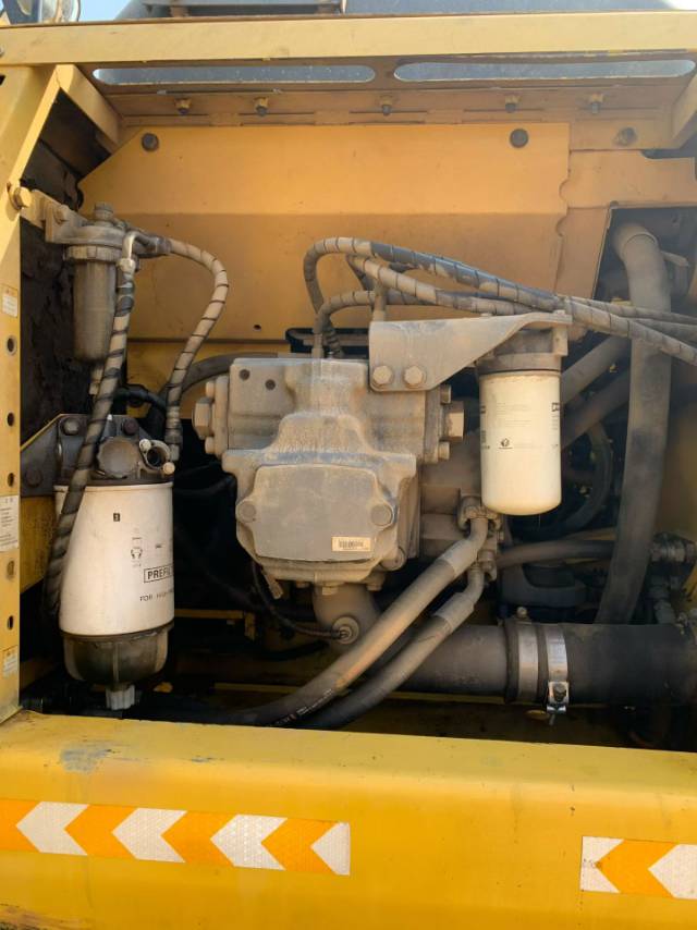 Buy Komatsu PC220-8 Used Excavator / 9 Used Komatsu PC220-8 Excavator 2019 Model / 9