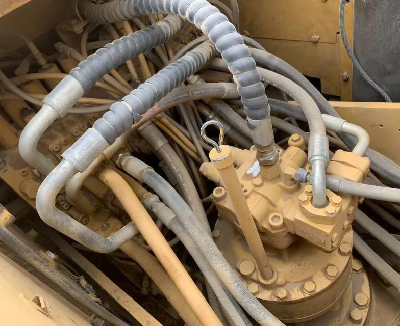 Used Caterpillar 323DL Excavator 2022 Model / 4