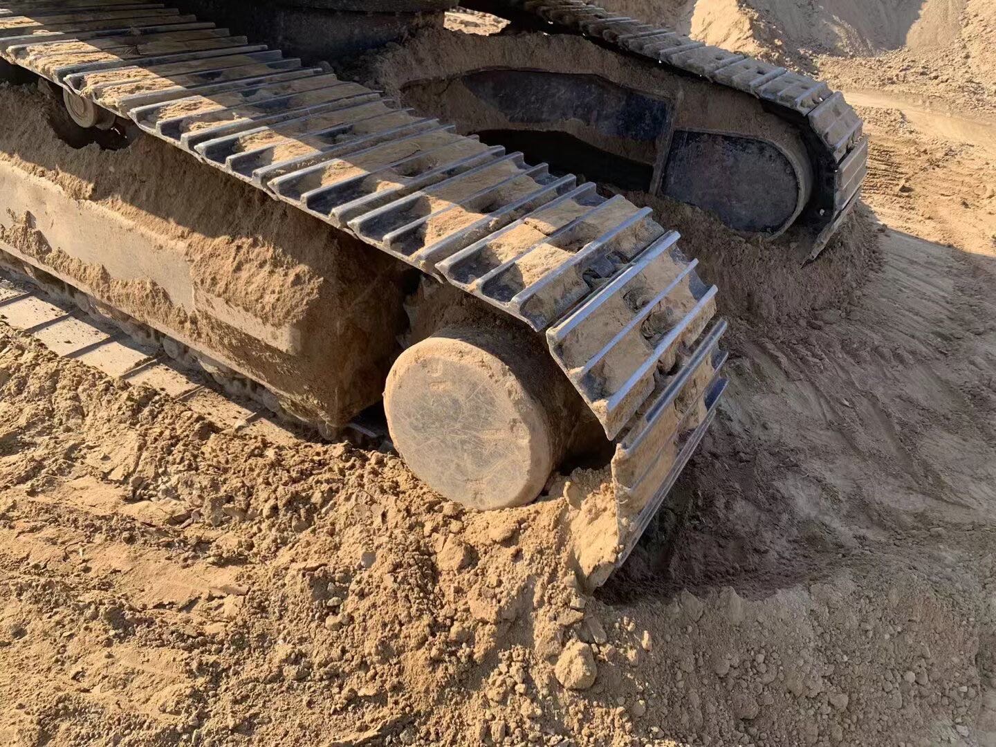 Buy Sumitomo SH210A5 Used Excavator / 9 Used Sumitomo SH210A5 Excavator 2015 Model / 9