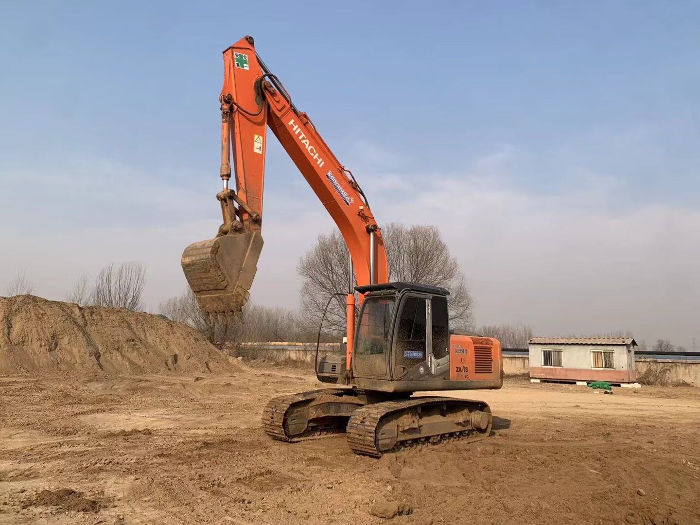 Buy Hitachi ZX200LC Used Excavator / 1