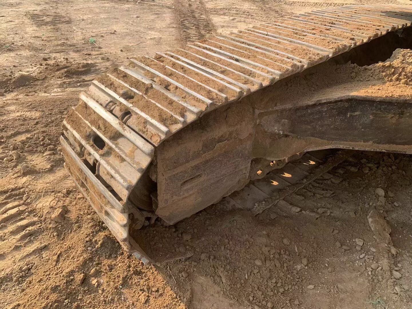 Buy Hitachi ZX200LC Used Excavator / 5 Used Hitachi ZX200LC Excavator 2015 Model / 5