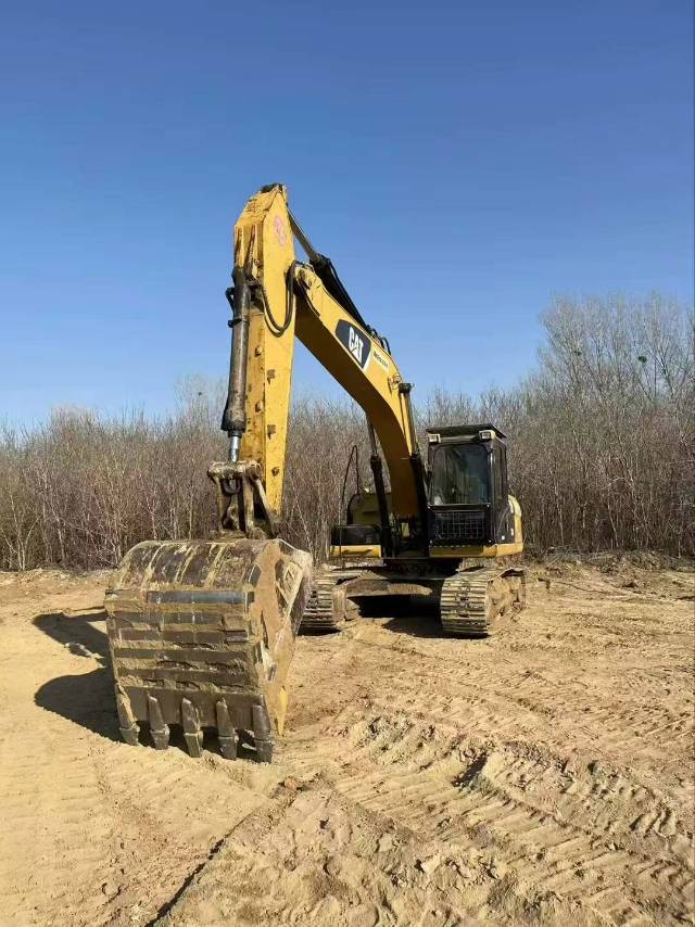Buy Caterpillar 320D Used Excavator / 8 Used Caterpillar 320D Excavator 2018 Model / 8