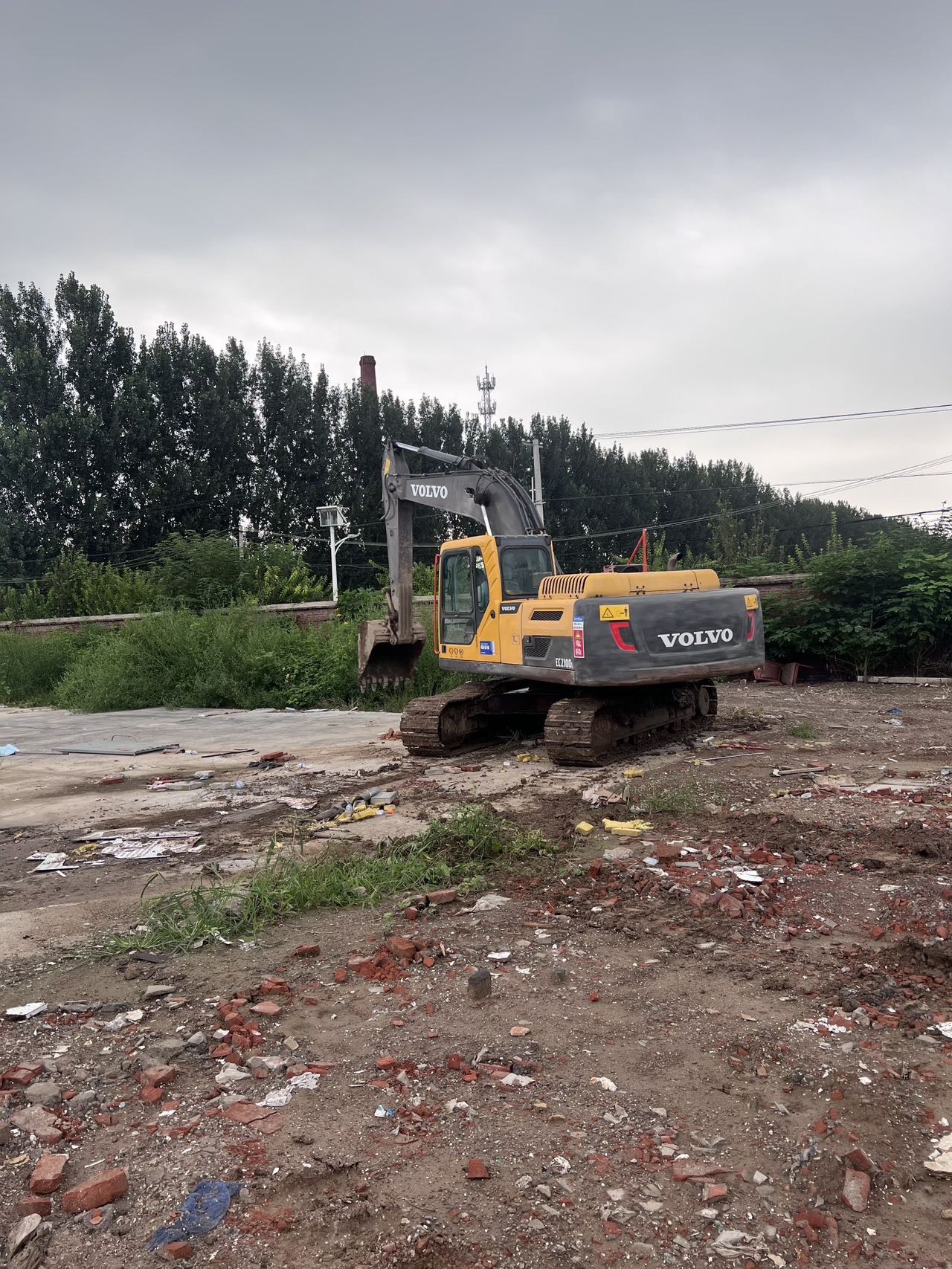 Buy Volvo EC210D Used Excavator / 2 Used Volvo EC210D Excavator 2015 Model / 2