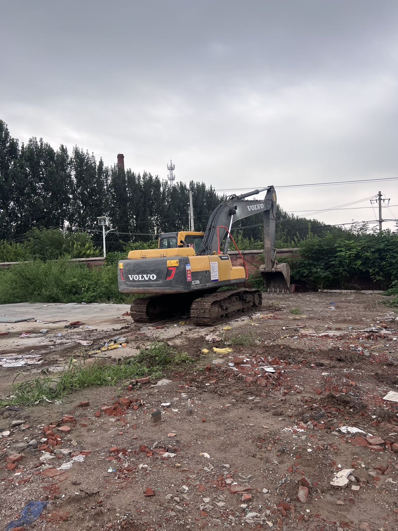 Buy Volvo EC210D Used Excavator / 4 Used Volvo EC210D Excavator 2015 Model / 4