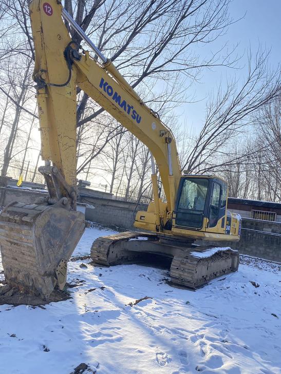 Buy Komatsu PC240LC-8 Used Excavator / 1
