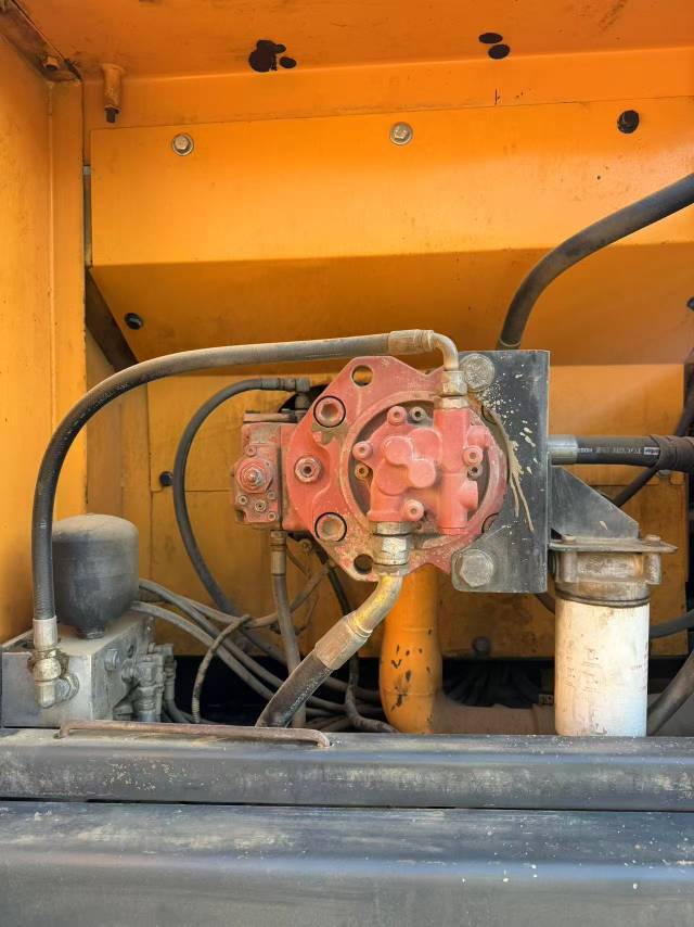 Used Hyundai 265 Excavator 2020 Model / 8