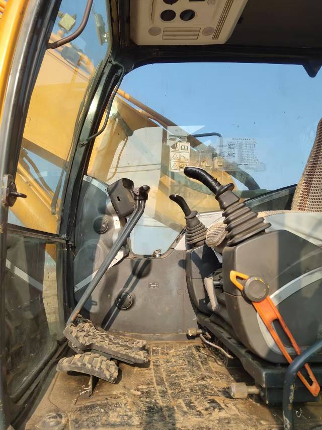 Used Hyundai 265 Excavator 2020 Model / 3