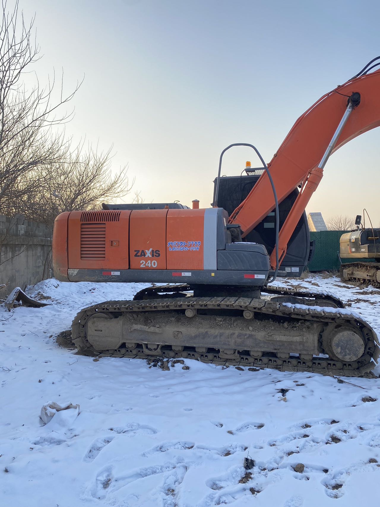 Used Hitachi ZX240 Excavator 2014 Model / 7