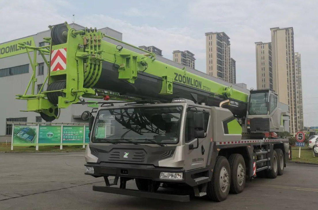 中联ZTC701V552汽车吊性能参数吊臂计算吊车工况表