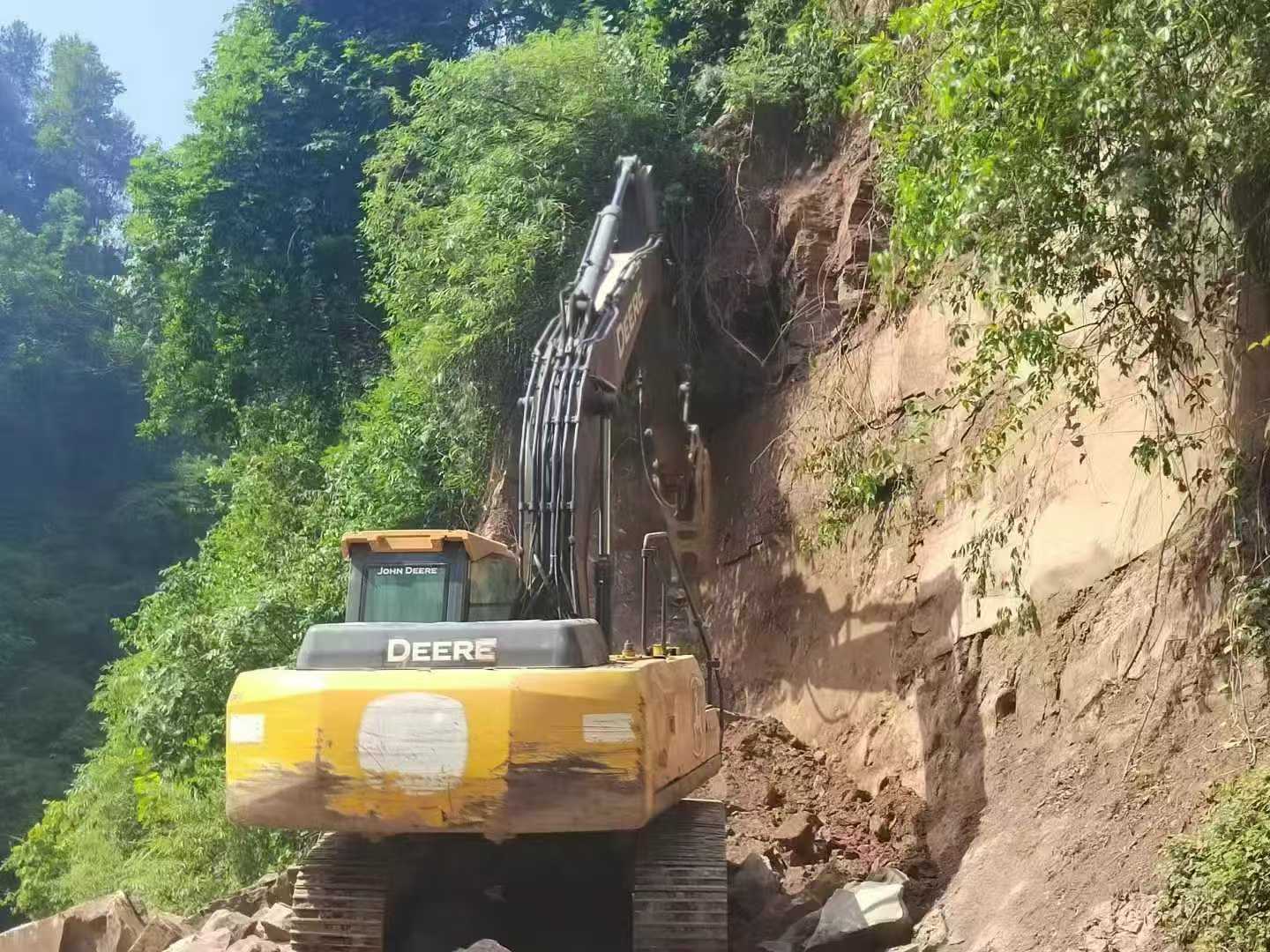 Buy JohnDeere E210 Used Excavator / 3 Used JohnDeere E210 Excavator 2017 Model / 3