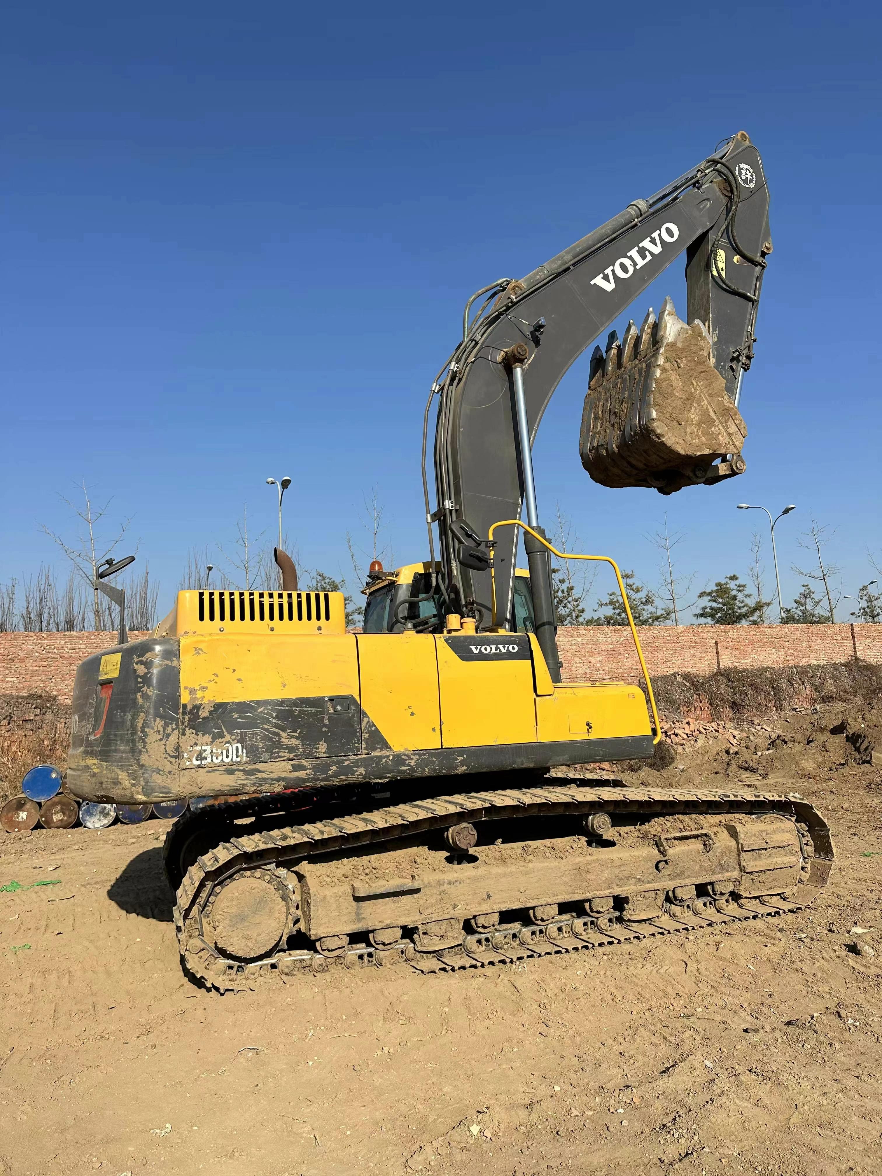 Buy Volvo EC300D Used Excavator / 5 Used Volvo EC300D Excavator 2016 Model / 5
