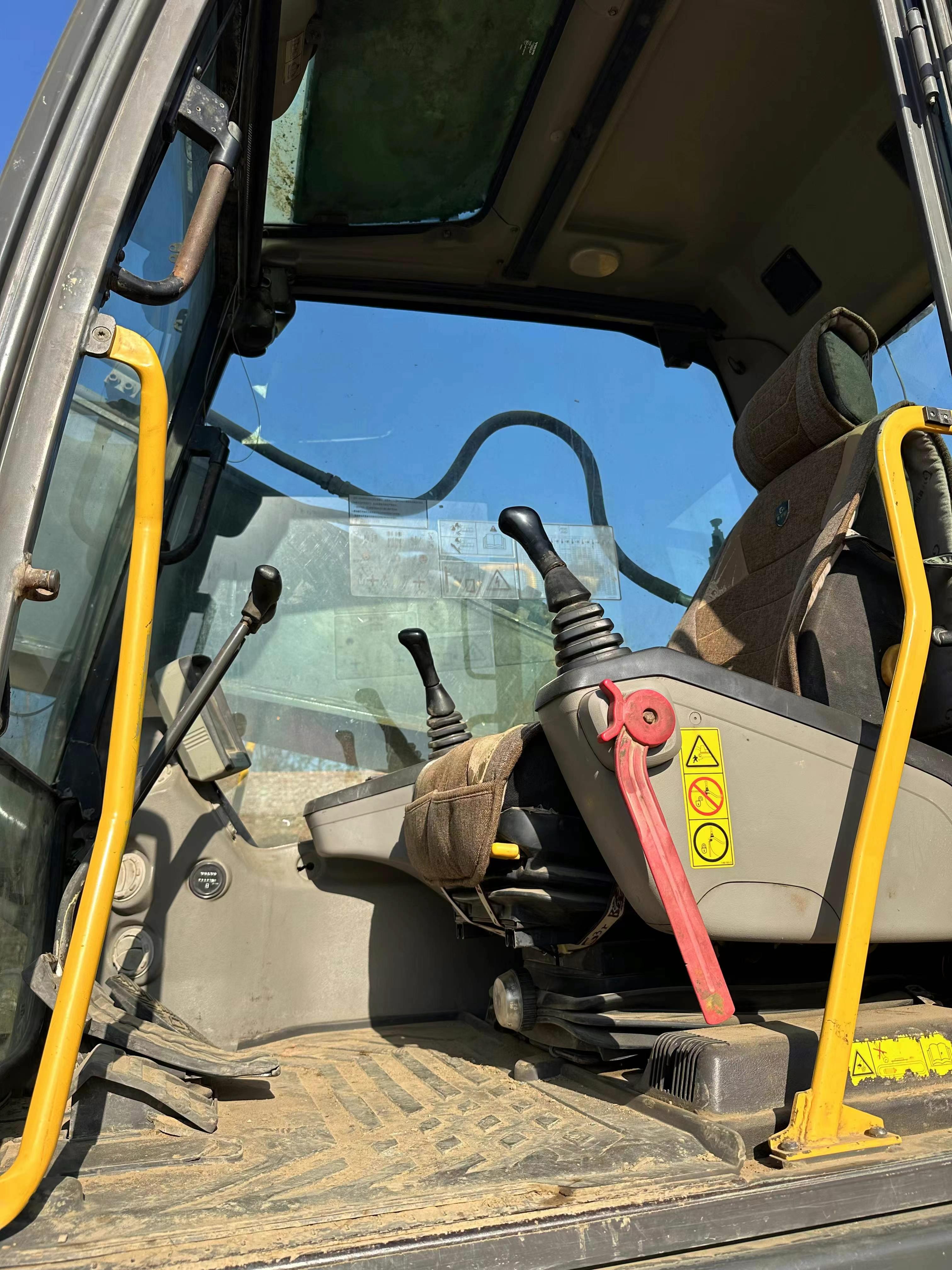 Buy Volvo EC300D Used Excavator / 7 Used Volvo EC300D Excavator 2016 Model / 7