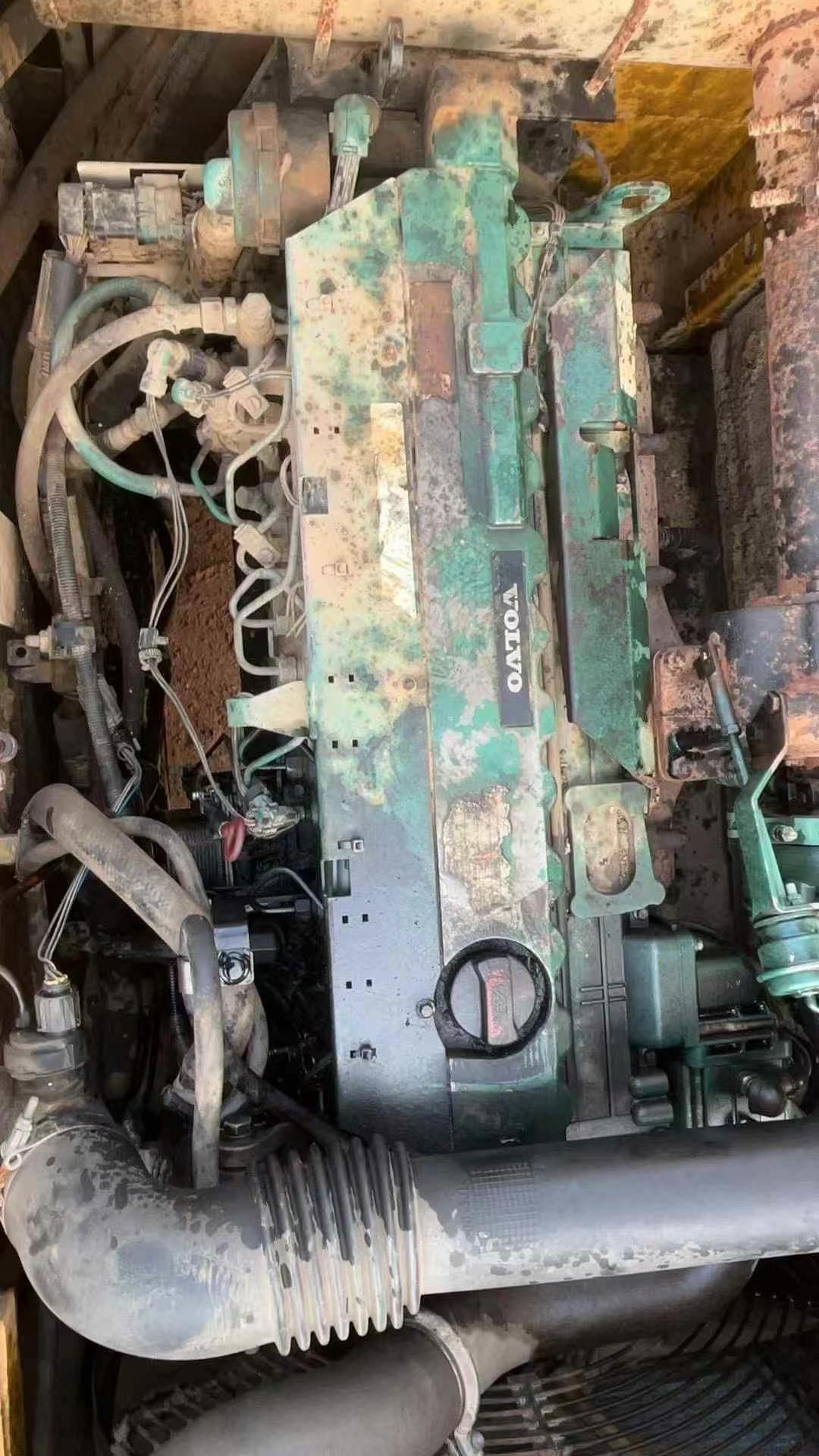 Buy Volvo EC200 Used Excavator / 4 Used Volvo EC200 Excavator 2014 Model / 4