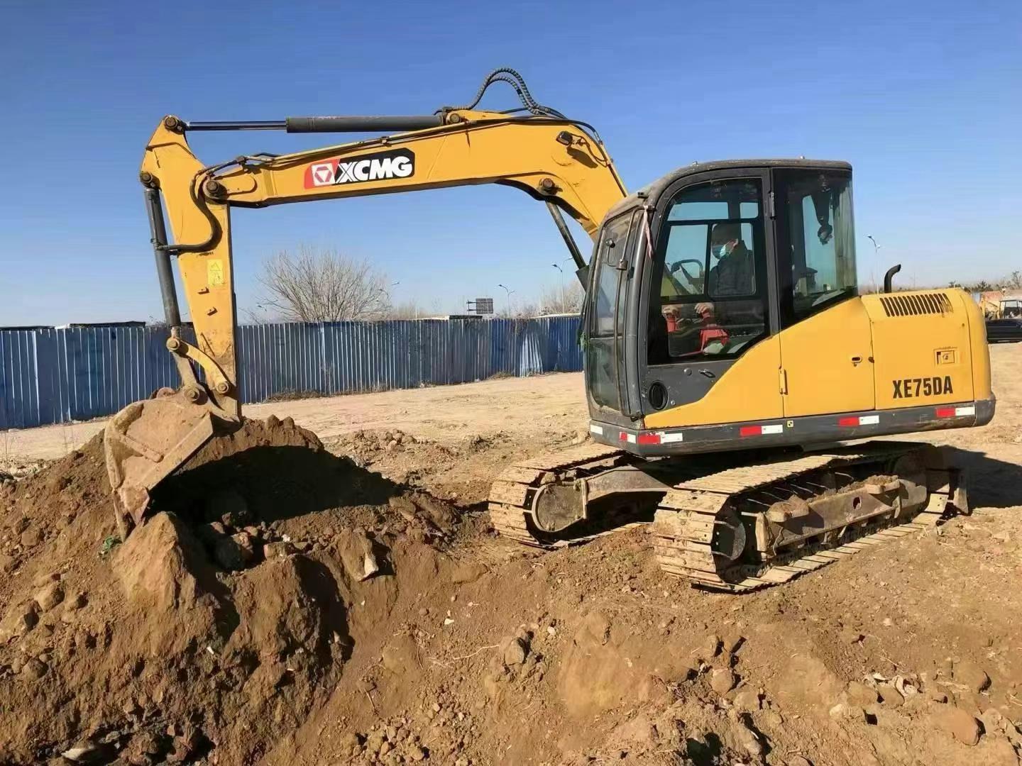 Buy XCMG XE75WD Used Excavator / 1