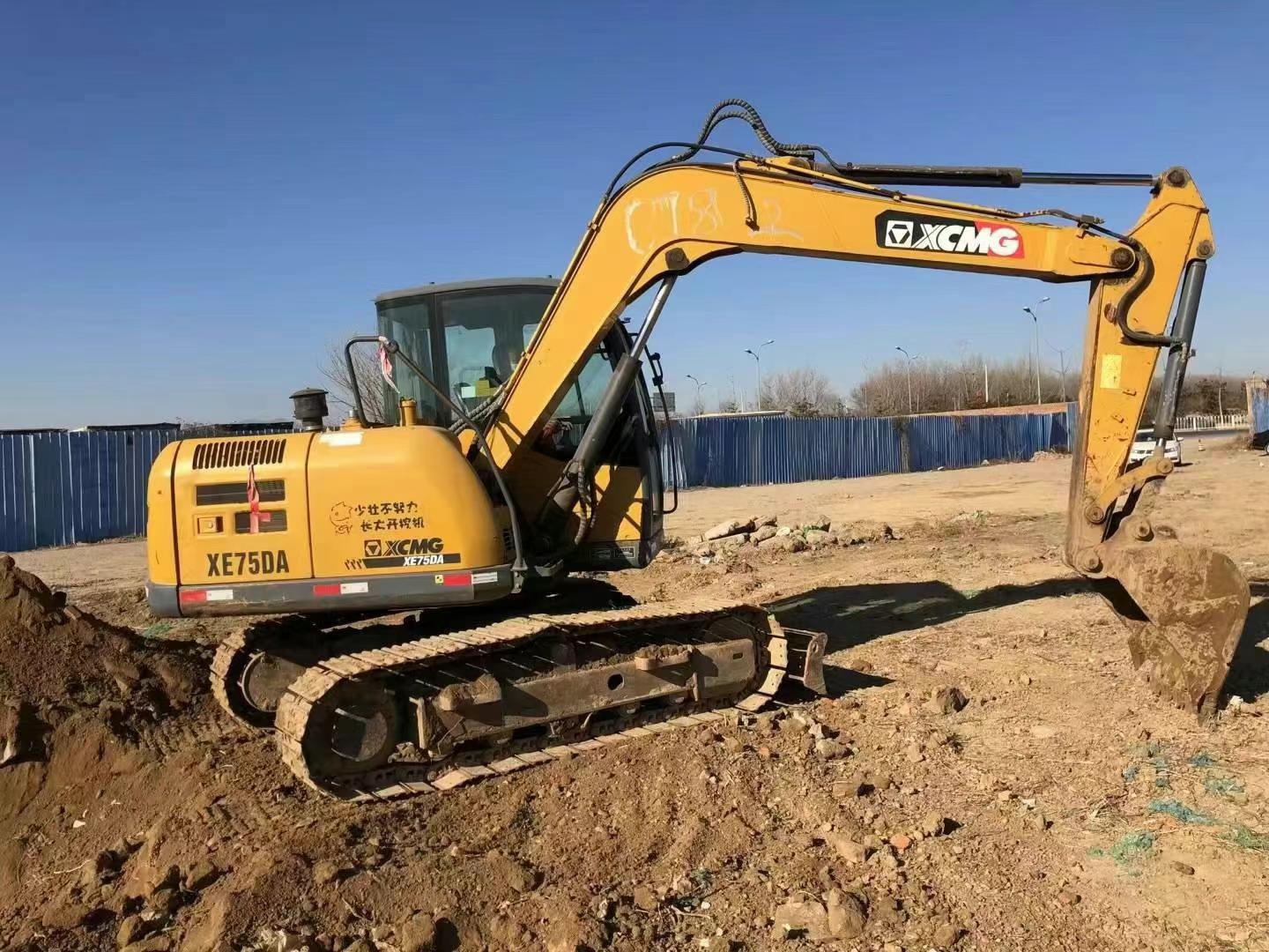 Buy XCMG XE75WD Used Excavator / 4 Used XCMG XE75WD Excavator 2016 Model / 4