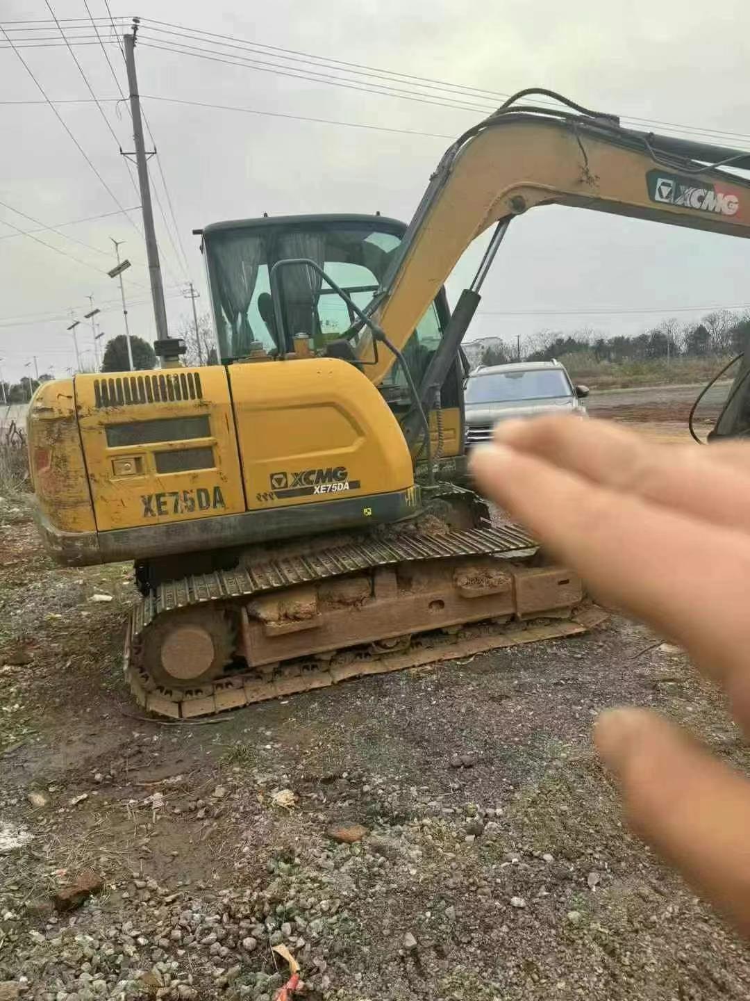 Buy XCMG XE75DA Used Excavator / 1