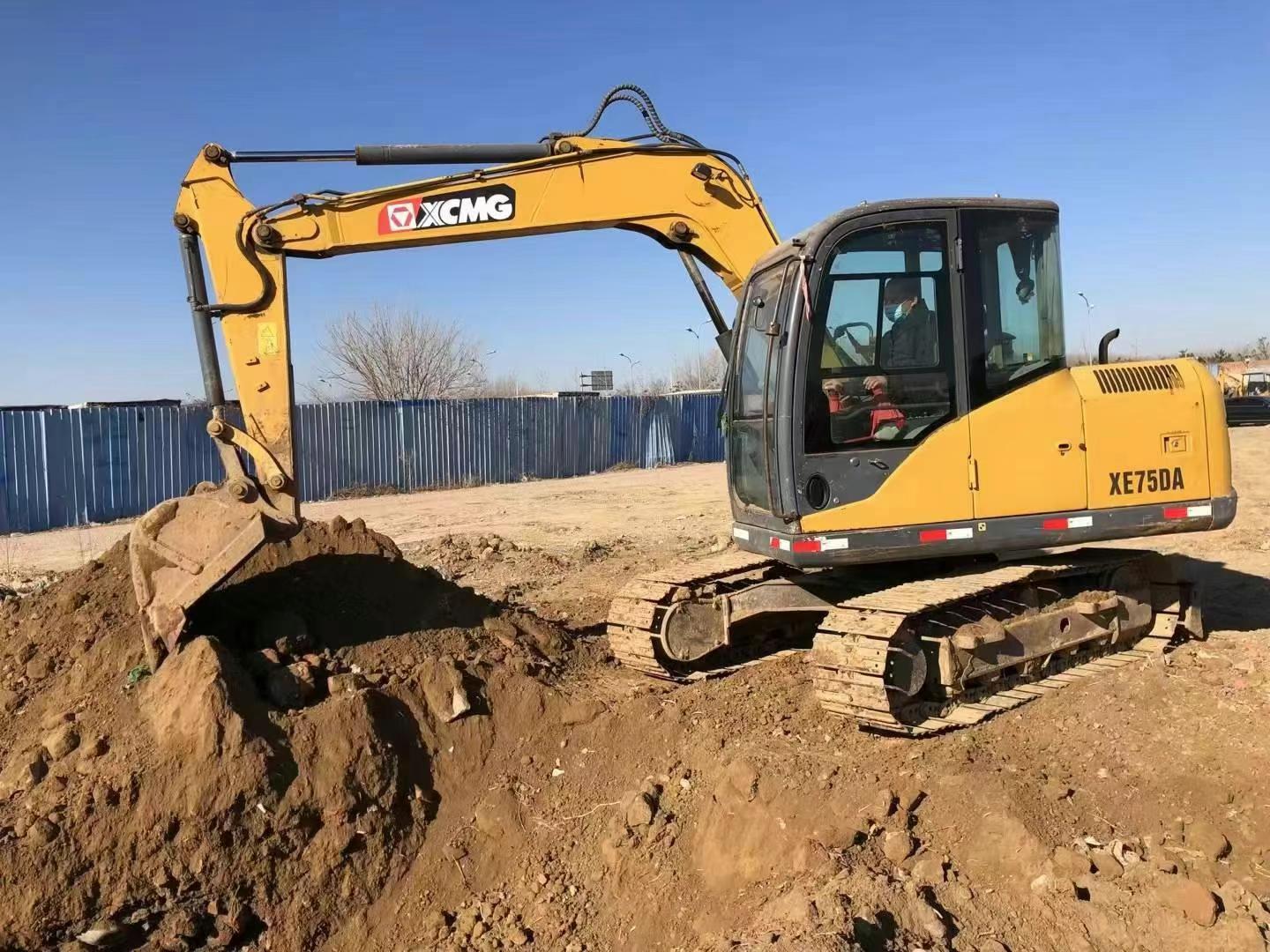 Buy XCMG XE75WD Used Excavator / 1