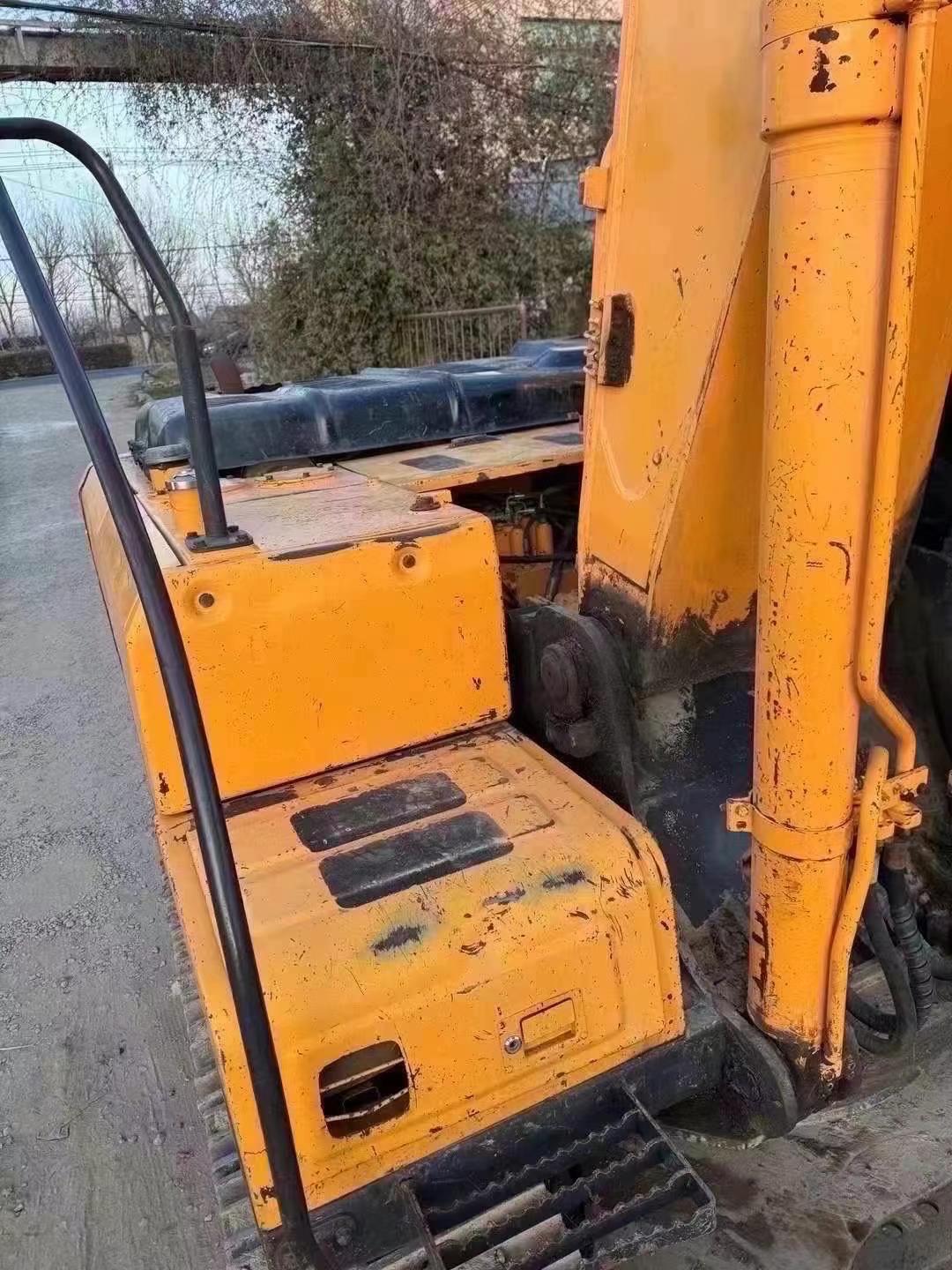 Buy Hyundai R215-7 Used Excavator / 9 Used Hyundai R215-7 Excavator 2011 Model / 9