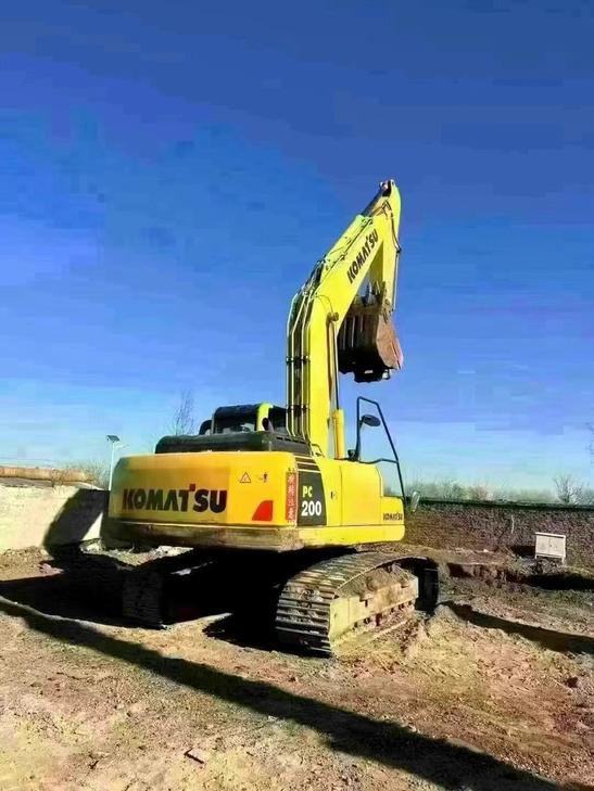 Buy Komatsu PC200LC Used Excavator / 1