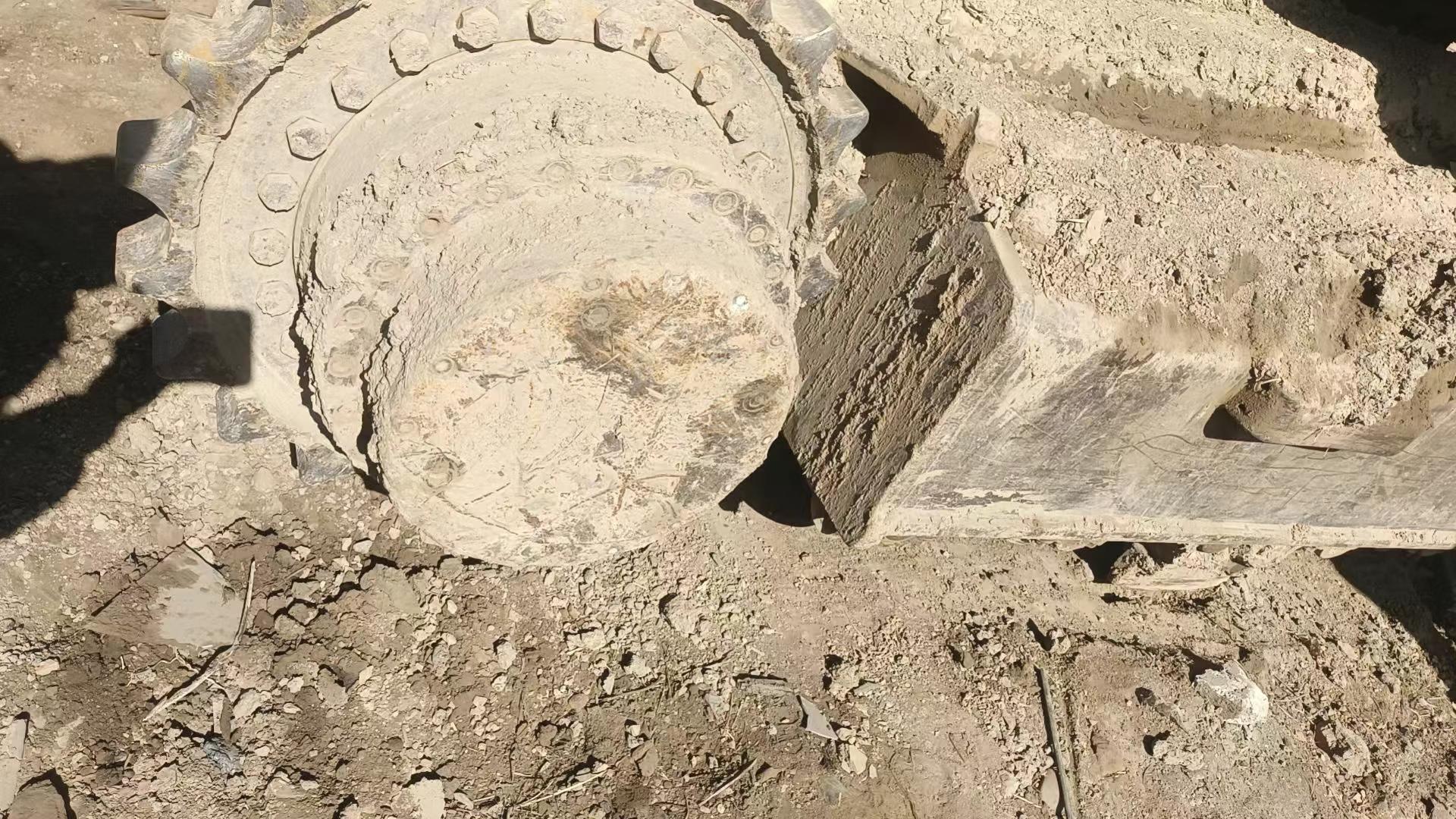 Buy Hyundai R305LVS Used Excavator / 2 Used Hyundai R305LVS Excavator 2016 Model / 2