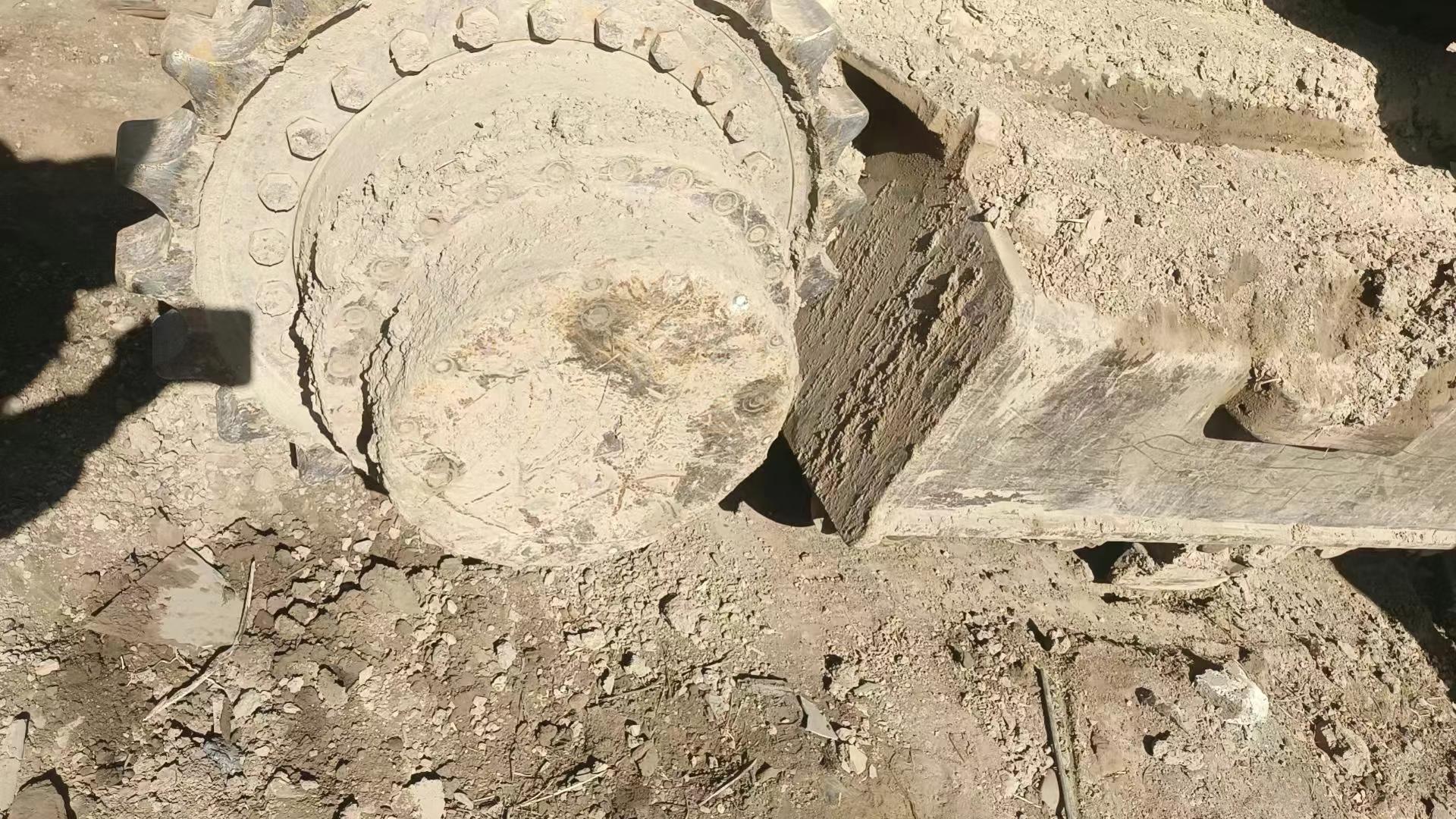 Buy Hyundai R305LVS Used Excavator / 2 Used Hyundai R305LVS Excavator 2016 Model / 2