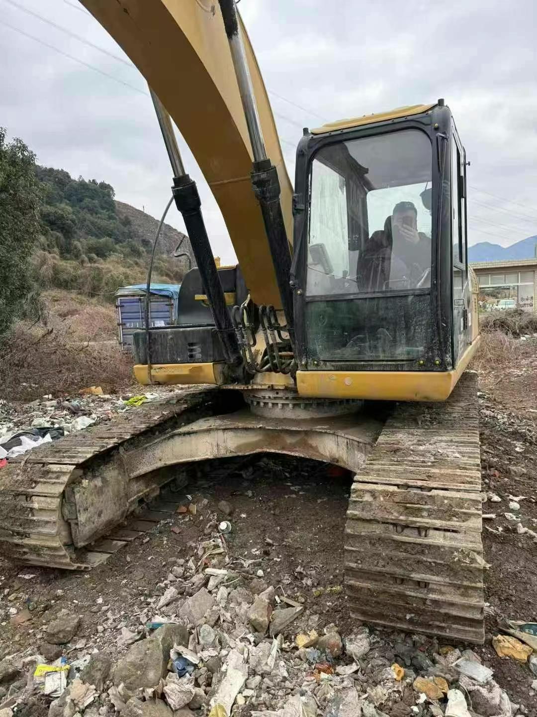 Buy Caterpillar 323 Used Excavator / 2 Used Caterpillar 323 Excavator 2018 Model / 2