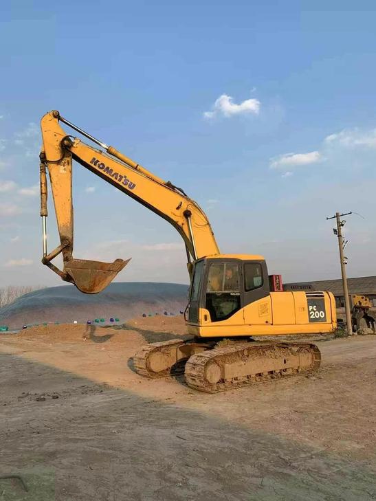 Buy Komatsu PW200-7 Used Excavator / 1