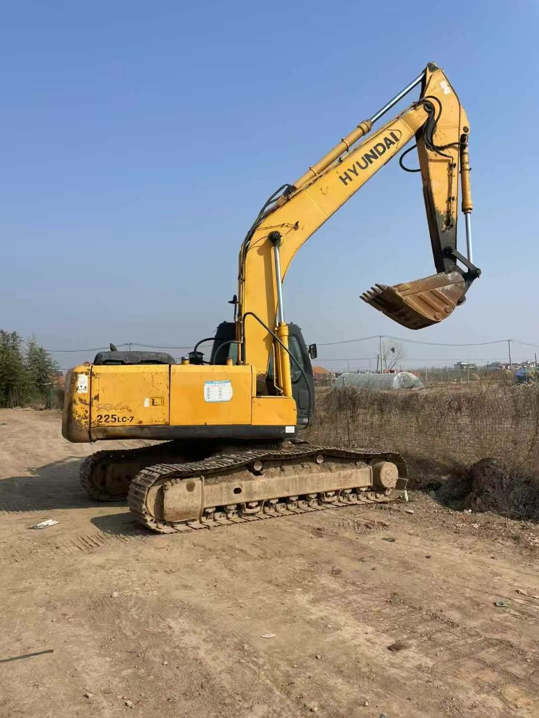 Buy Hyundai R225-7 Used Excavator / 3 Used Hyundai R225-7 Excavator 2016 Model / 3